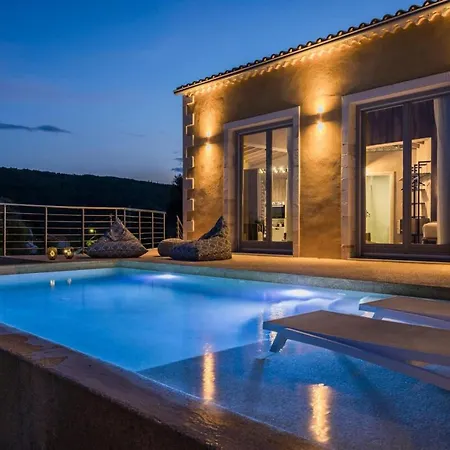 Eugenia Sunrise Willa *