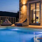 Eugenia Sunrise Villa *